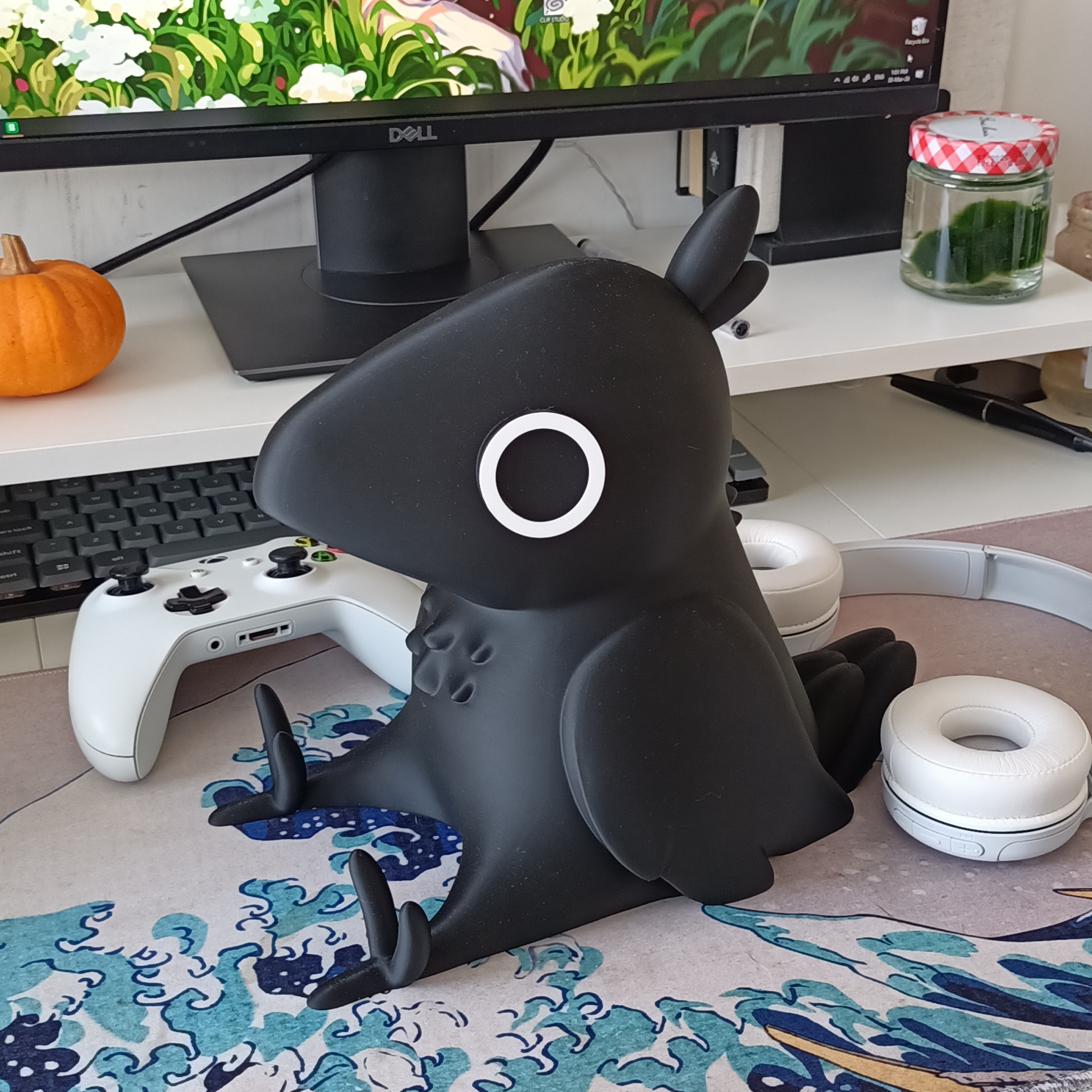 Black Bird Headphones Stand