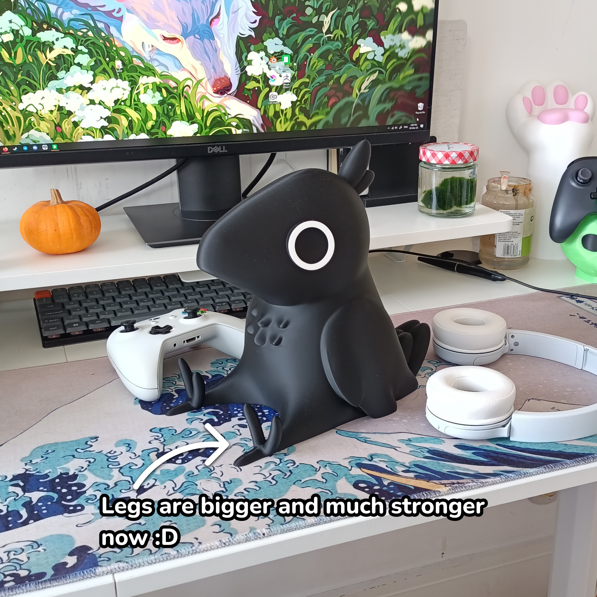 Black Bird Headphones Stand