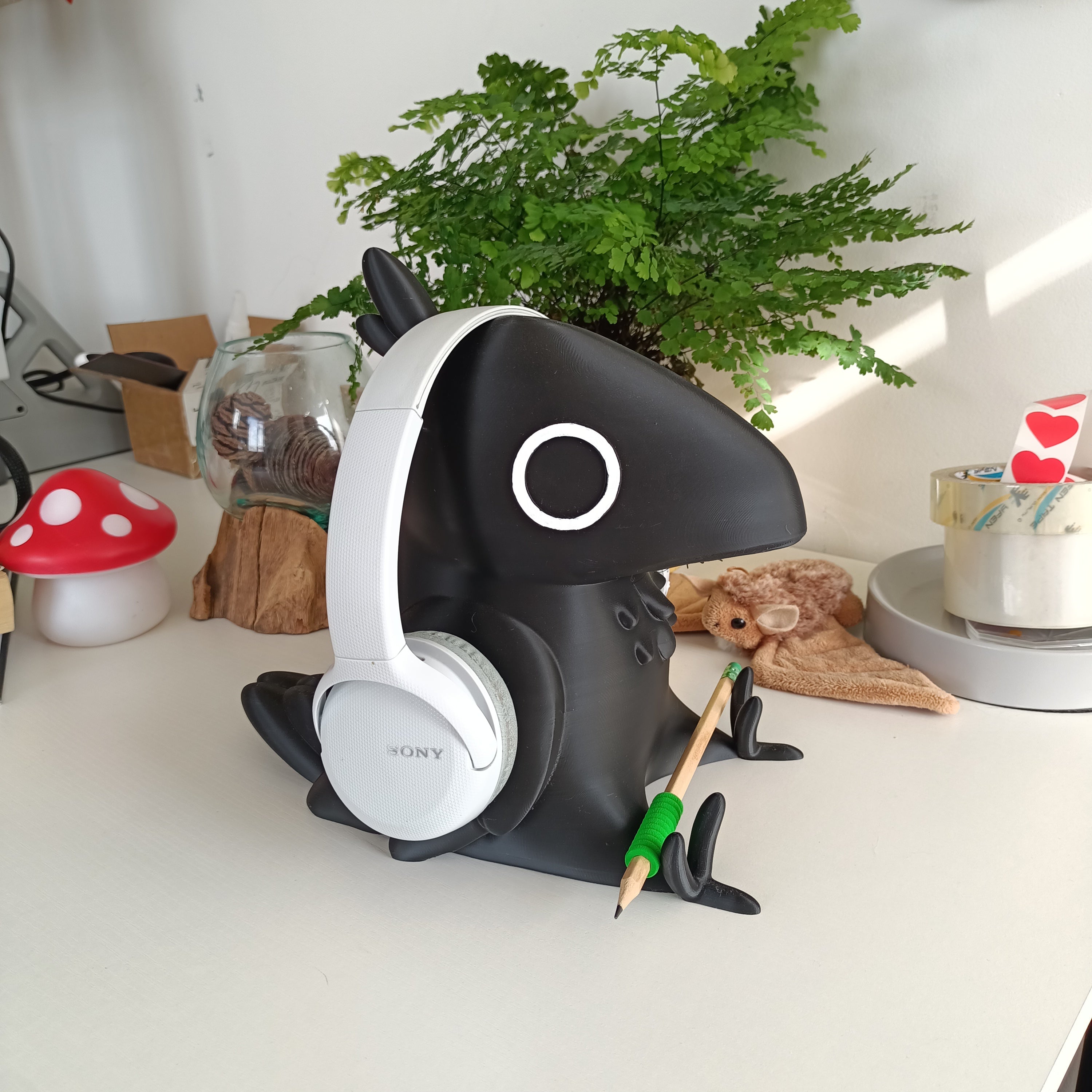 Black Bird Headphones Stand