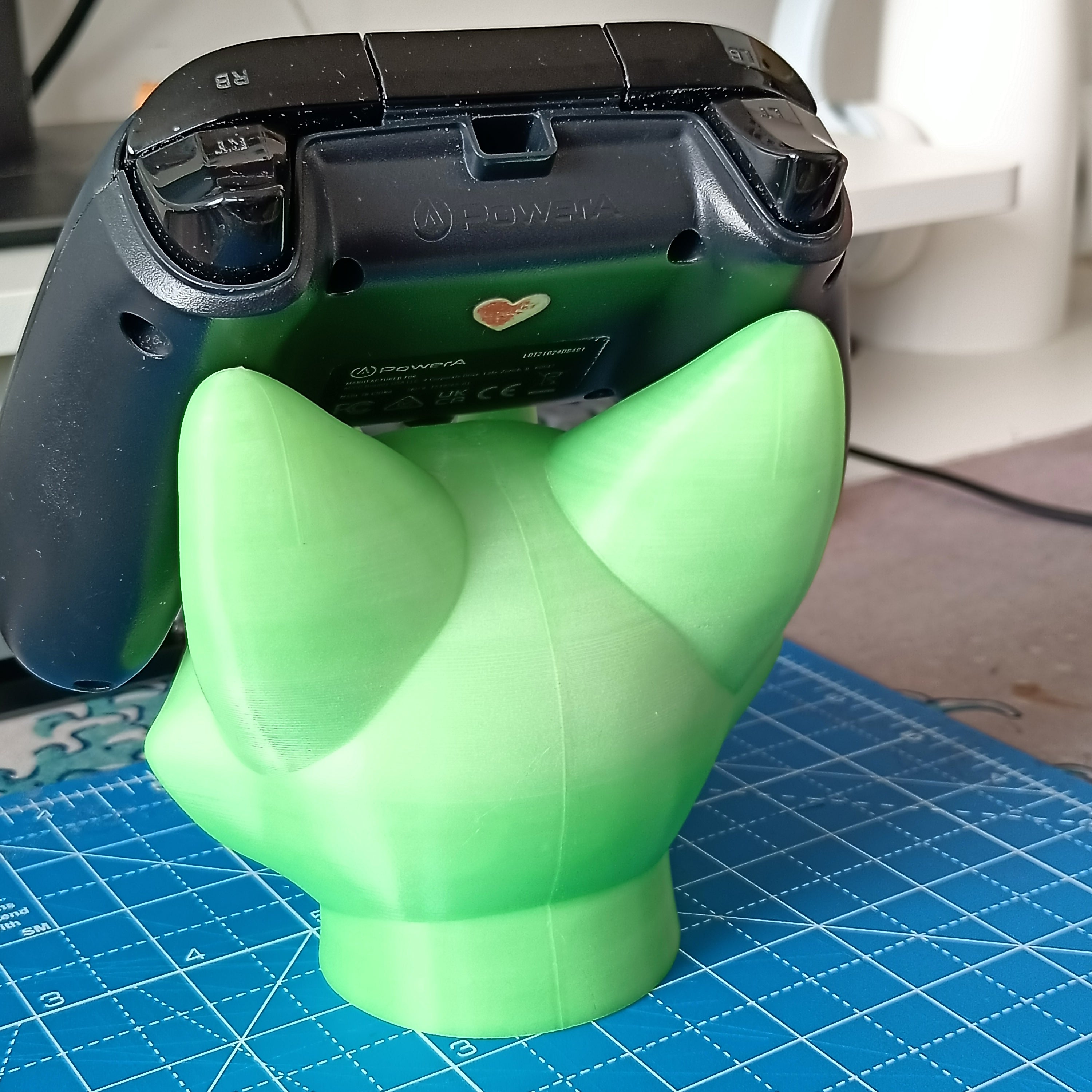 Alien Cat Controller Stand